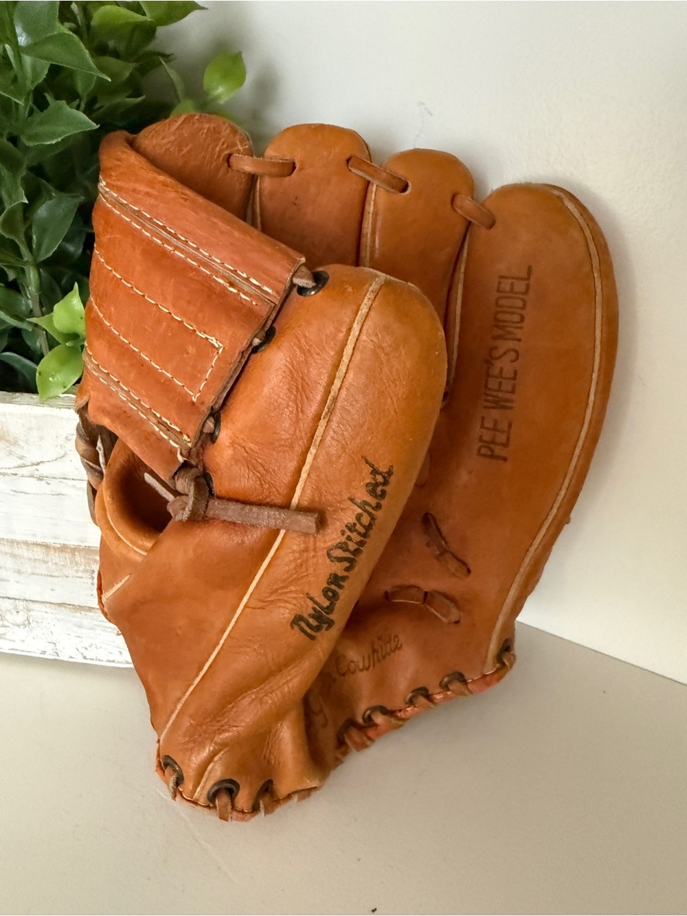 Vintage Pro Japan Pee Wee’s Model 390 Baseball Glove Top Grain Cowhide Youth